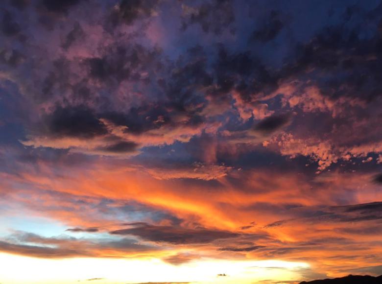 "Cielo bonito de un sábado cualquiera en Bogotá " - Foto: Twitter @91sandoga.