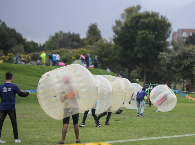 Bajo la supervisión del personal del I.D.R.D. la comunidad disfrutó del verano bubble en el Parque Simón Bolívar - Foto: I.D.R.D.