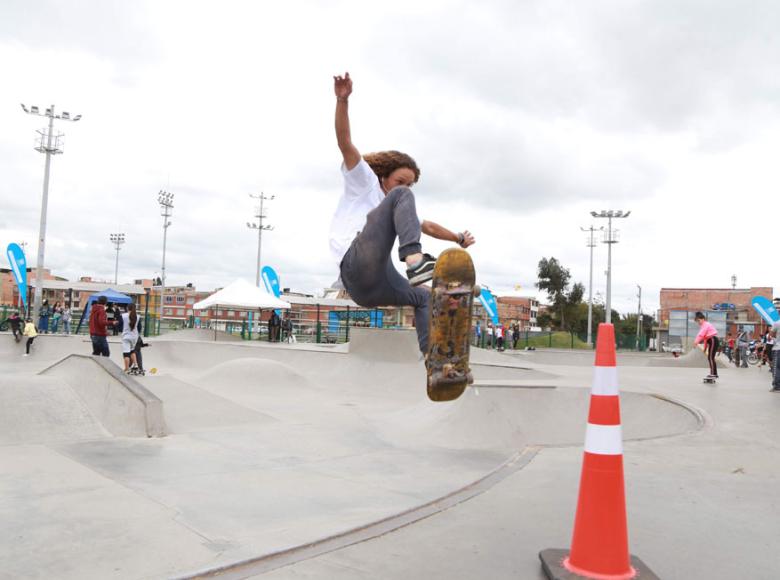 El skate es una de las disciplinas más populares dentro de las chicas que asistieron al encuentro - Foto: I.D.R.D.