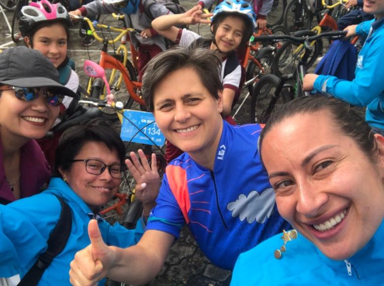 Sonrisas y la mejor actitud para una jornada que busca posicionar a Bogotá como una de las capitales mundiales de la bicicleta - Foto: Jhonatan Ramos/Secretaría de Movilidad.