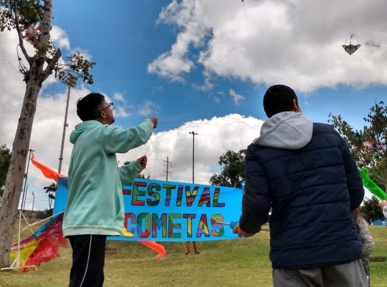 No hubo un solo ganador. Todos fueron premiados y el reto era elevar las cometas que ellos mismos elaboraron y decoraron con dedicación.