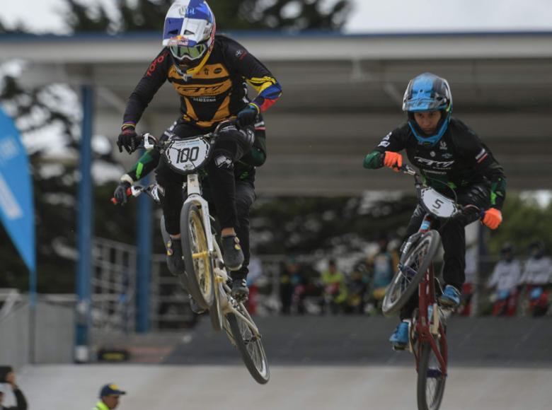 Mariana Pajón Ganó en las categorías Elite y Femenino - Foto: I.D.R.D.