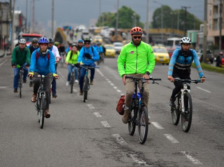 Los ciclistas se tomaron las vías en el bici reto The challenge - Foto: Jhonatan Ramos/Secretaría de Movilidad.