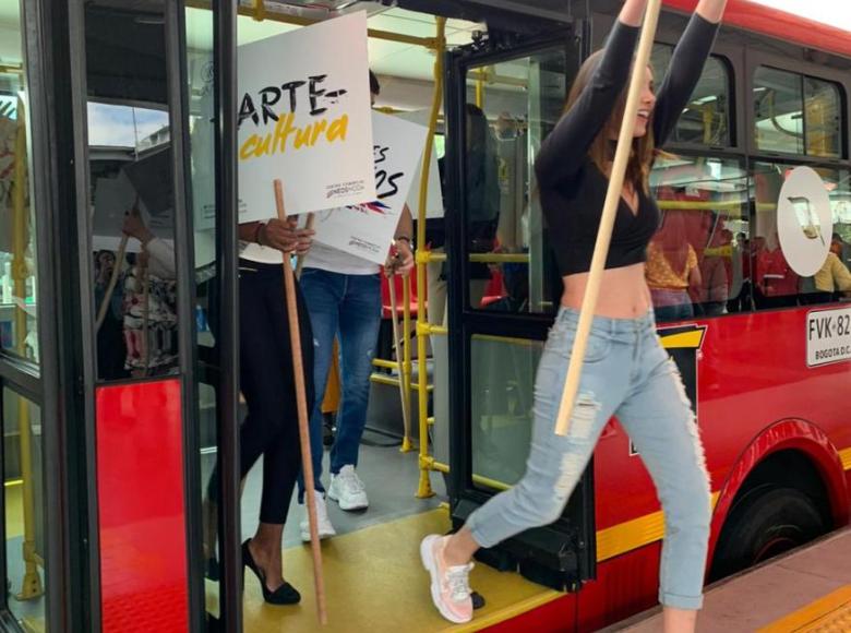 Desde el Portal El Dorado hasta San Victorino, cada estación fue una fiesta. - Foto: Transmilenio.