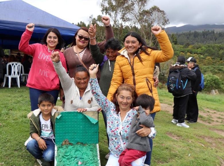 Juegos tradicionales como el tejo y la rana fueron las actividades propicias para compartir en familia un rato agradable.