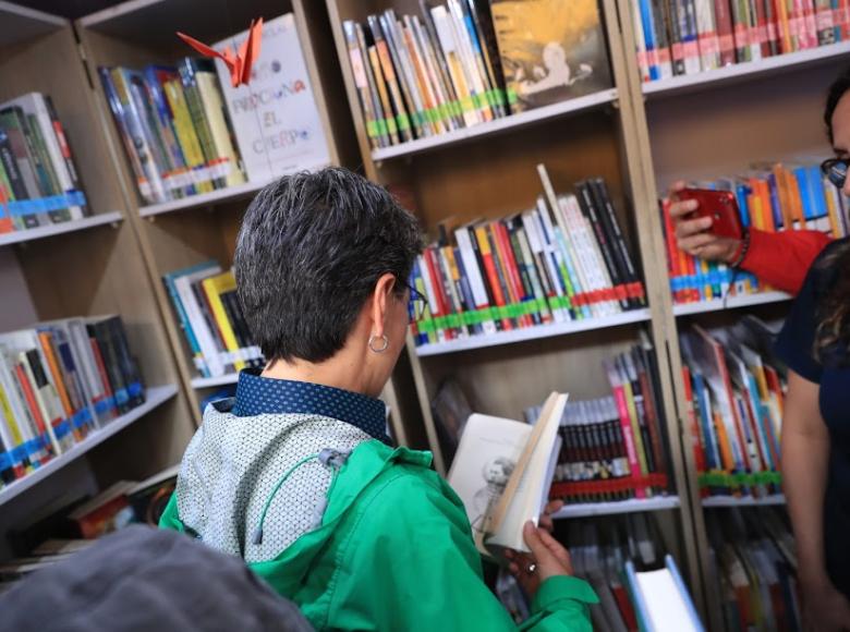 Visita de la alcaldesa a bibliotecas y biblioestaciones en Suba