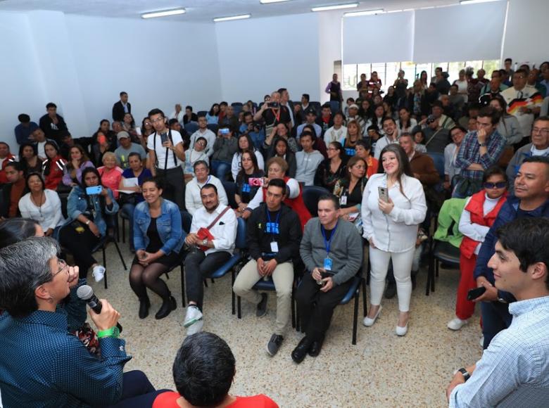 Visita de la alcaldesa a bibliotecas y biblioestaciones en Suba