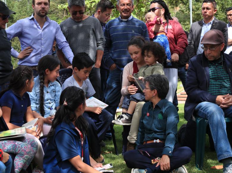 Visita de la alcaldesa a bibliotecas y biblioestaciones en Suba