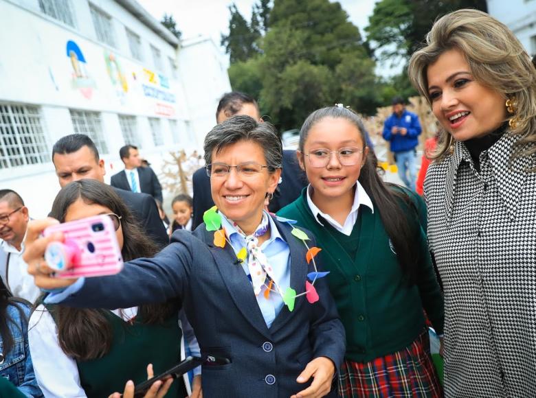 Bienvenida al año escolar en Colegios distritales. Foto: Cristian Martínez-Alcaldía de Bogotá.