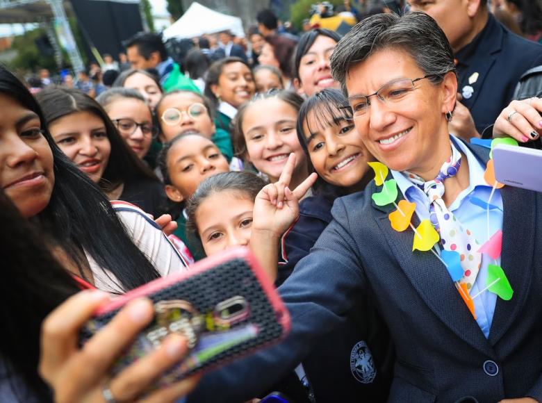 Bienvenida al año escolar en Colegios distritales. Foto: Cristian Martínez-Alcaldía de Bogotá.