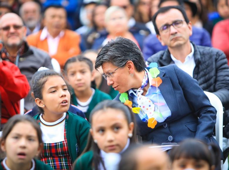 Bienvenida al año escolar en Colegios distritales. Foto: Cristian Martínez-Alcaldía de Bogotá.