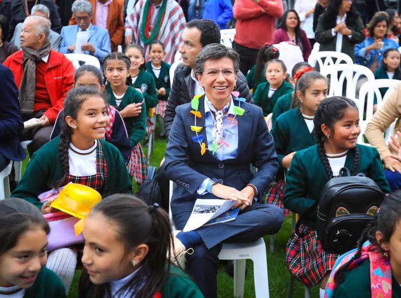 Bienvenida al año escolar en Colegios distritales. Foto: Cristian Martínez-Alcaldía de Bogotá.