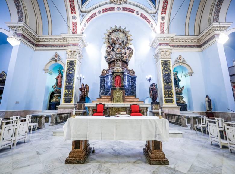 Parte interior de la Iglesia del Voto Nacional