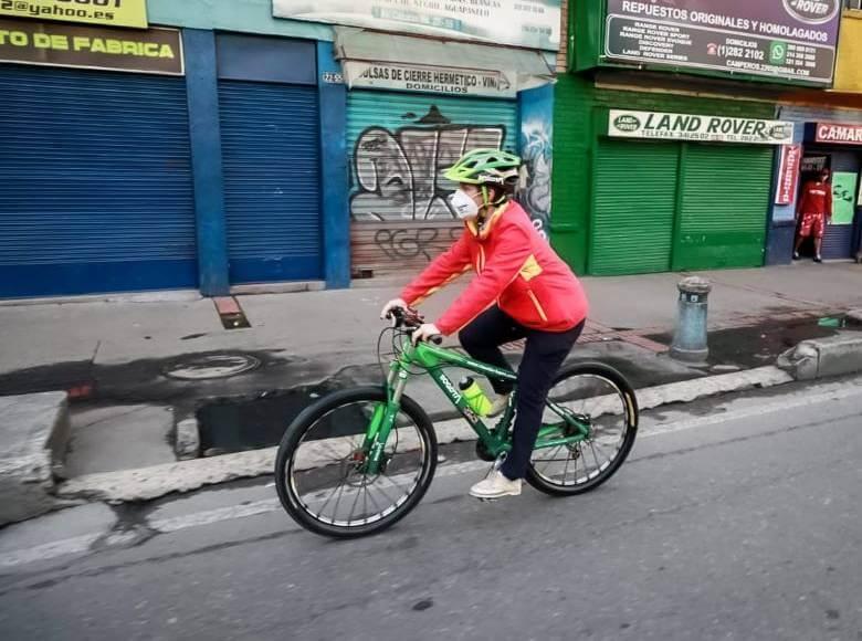 La Alcaldesa recorrió en bicicleta las localidades de Santa Fe y Los Mártires. 