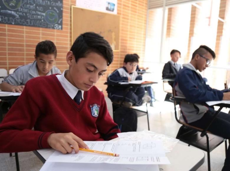 Cualquier estudiante que presente síntomas respiratorios de gripa o que se puedan relacionar con el COVID-19, deberá hacer uso responsable del tapabocas hasta que sus síntomas desaparezcan. 