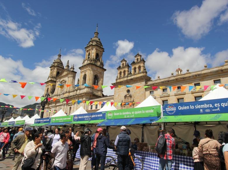 Los Mercados Campesinos también hicieron parte de esta gran celebración. Además de la estrategia de la Secretaría Distrital de Desarrollo Económico: Hecho en Bogotá.