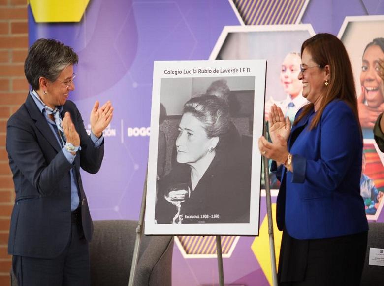 Este colegio lleva el nombre de una mujer memorable, Lucila Rubio de Laverde, la primera mujer en presentar una demanda de voto al presidente de Colombia y en hablar en el Congreso de la República.