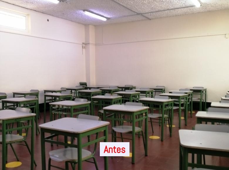 Antes: Las aulas escolares tenían ventanas pequeñas que disminuían la iluminación y ventilación del lugar. La pintura y techos requerían cambios por daños generales. 