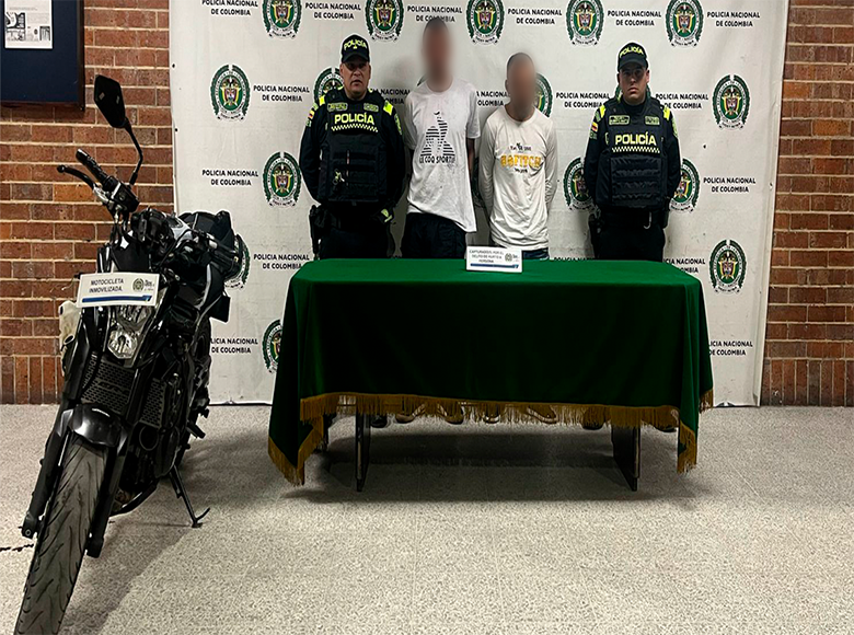 La Policía logró la captura de dos fleteros quienes minutos antes habían hurtado a un ciudadano la suma de $15 millones luego de haber retirado este dinero de una entidad bancaria. 