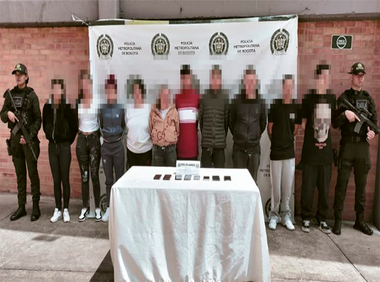 Cayeron ocho integrantes de ‘Las Sombras’ por secuestro y extorsión en Bogotá. Estas personas a bordo de taxis, delinquían en Chapinero, Zona T y Antiguo Country. Intimidaban a sus víctimas para sacar dinero de su cuentas bancarias.