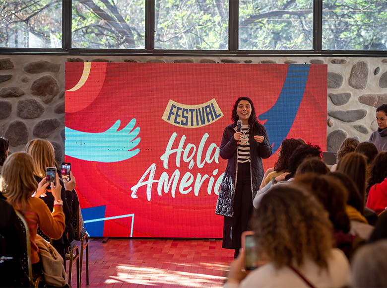 El ‘Festival Hola América’ es un espacio para debatir sobre la migración y sus desafíos en la actualidad, y explorar la innovación social como herramienta en el abordaje de desafíos relacionados a los movimientos de personas.