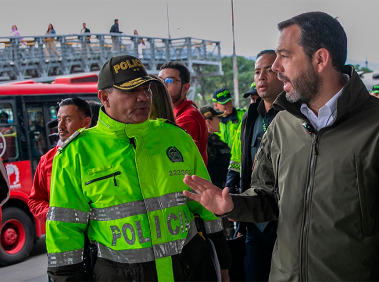 Capturadas 66 personas en la última semana por cometer delitos dentro del sistema de TransMilenio. De lo corrido de este 2024, la Policía de Bogotá ha logrado capturar a 1494 personas por diferentes delitos. 