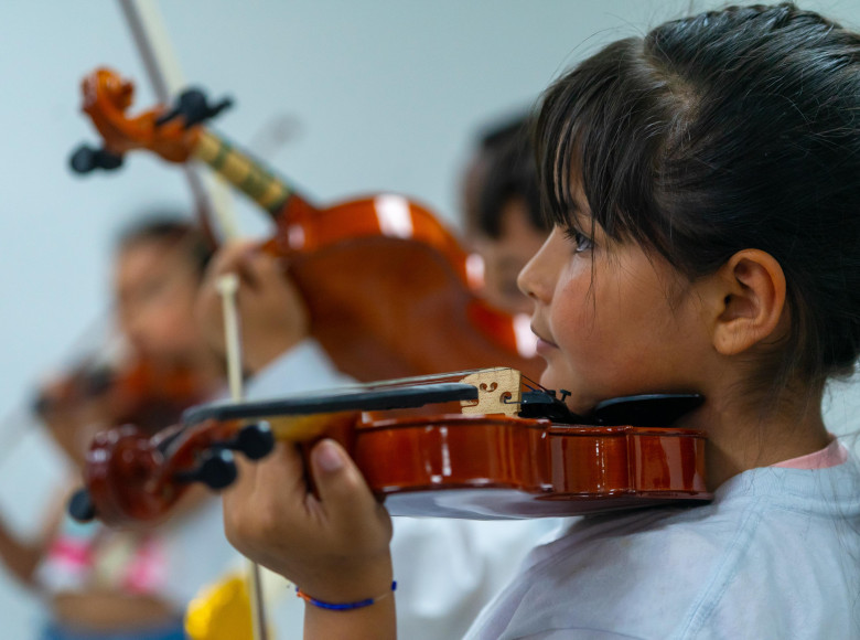 Las personas beneficiadas aprenderán iniciación, lenguaje, creación y apreciación musical, para niños, niñas y jóvenes de 6 a 17 años.