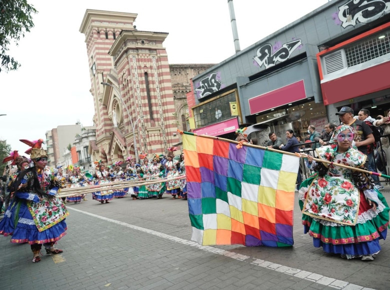 Este desfile dejó una invitación a todos los bogotanos a reconocer y valorar la diversidad que hace única a Bogotá, mi Ciudad, mi Casa.