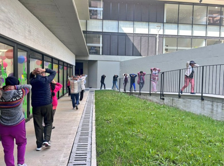 En el Centro Día El Bosque, de la localidad de Engativá, 39 personas mayores, 4 personas con discapacidad, 21 profesionales y personal de apoyo participaron en la jornada. 