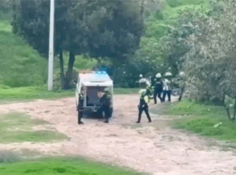 Policía capturó a alias ‘Yesid’ por hurto calificado y agravado al sur de Bogotá. Estas personas ingresaron a una invasión en el sector de la Candelaria y gracias al despliegue del 'Plan Candado', las patrullas lograron capturarlos.