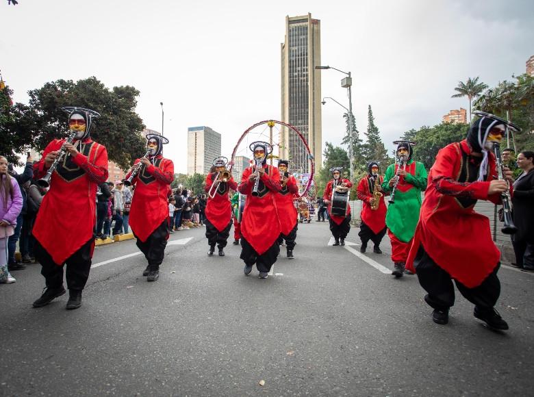 La cultura se tomó las calles de Bogotá con artistas, comparsas y mucho más para toda la ciudadanía.