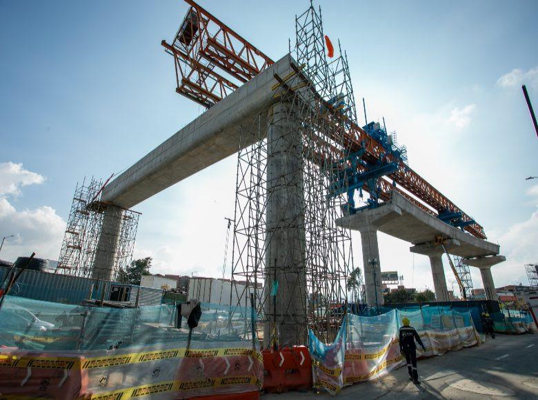 Esta imagen corresponde a las obras de la Línea 1 del Metro a la altura de la avenida NQS con la avenida Primero de Mayo. Aquí sí pasa, Bogotá, mi Ciudad, mi Casa.