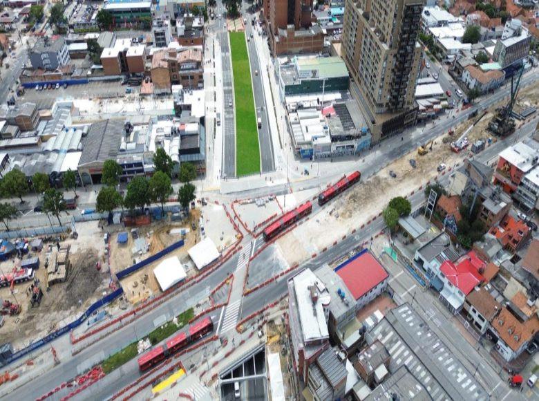 En febrero de 2025, el alcalde Mayor habilitó el paso vehicular del Intercambiador vial de la calle 72. En el futuro se conectará con la Línea 2 del Metro que iniciará en la carrera 14 con calle 72 y se extenderá hasta Suba.