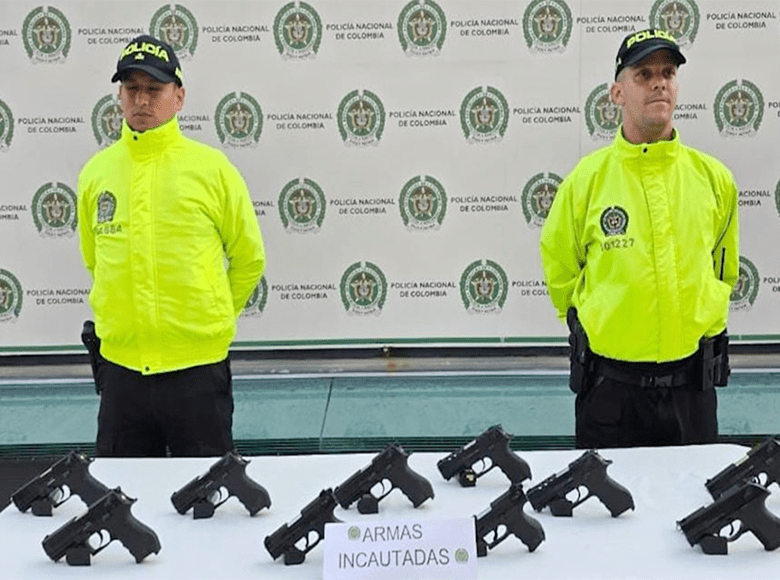 Policía incautó diez armas de letalidad reducida en San Andresito. En una bodega se encontraron varias armas traumáticas, que eran comercializadas para posteriormente ser modificadas.