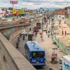 Foto tomada desde un puente en una avenida en reconstruccion