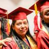 Mujeres en Bogotá graduadas gracias a validación del bachillerato 2025