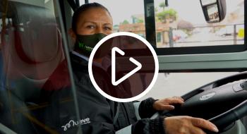 Carmen Vargas, conductora de los nuevos buses eléctricos de Fontibón