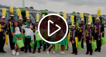 Jóvenes de banda marcial La Roka conocieron nuevos buses eléctricos