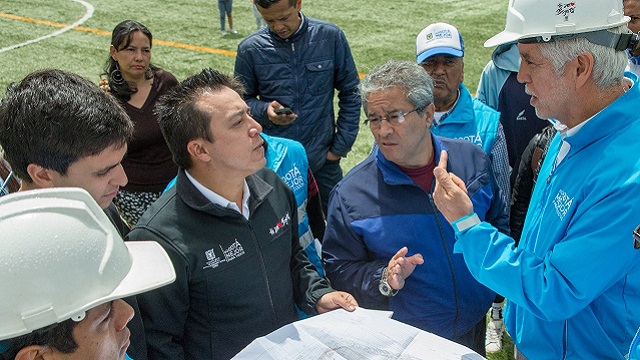 Entrega canchas sintéticas en Suba - Foto: Comunicaciones Alcaldía Bogotá 