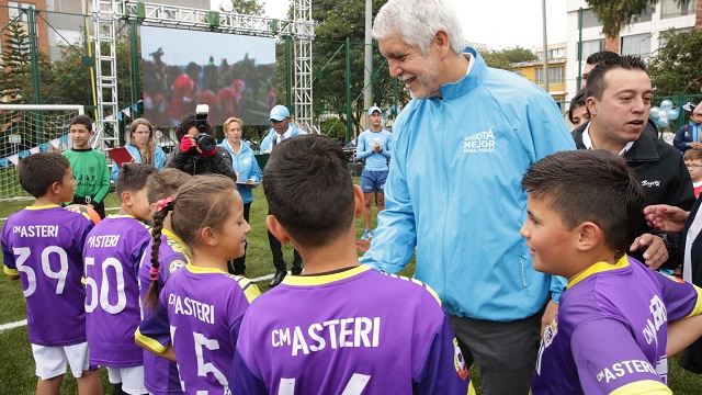  Entrega canchas sintéticas en los parques Estrella del Norte y El Cedrito - Fotos: Comunicaciones Alcaldía Mayor 