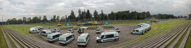 Entrega parrque automotor a la Policía de Bogotá - Foto: Comunicaciones Alcaldía Bogotá / Andrés Sandoval