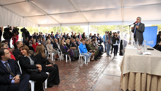 Firma pacto Me la Juego por la 100 - Foto: Comunicaciones Alcaldía Bogotá / Diego Bauman