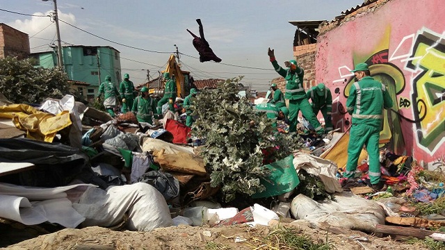 Limpieza del barrio Las Cruces - Foto: Prensa Uaesp