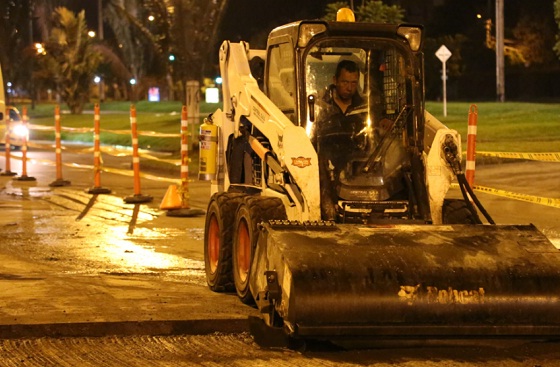 Mantenimiento de huecos en Bogotá - Foto: Prensa IDU