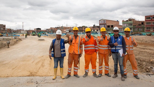 Recorrido de obra de la Avenida Bosa - Foto: Comunicaciones Alcaldía Bogotá/ Andrés Sandoval