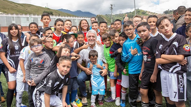 Entrega canchas localidad de Rafael Uribe Uribe - Foto: Comunicaciones Alcaldía Bogotá / Andrés Sandoval