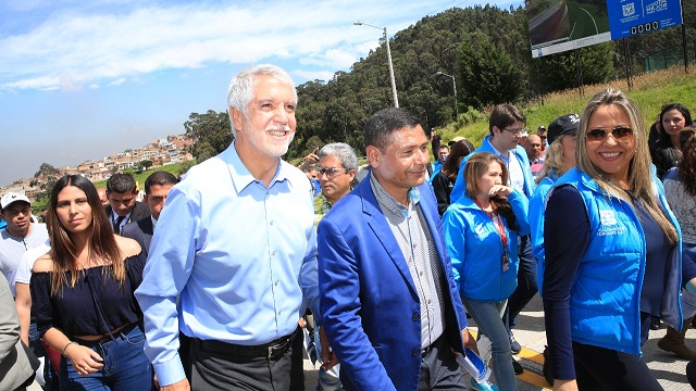 Entrega nueva vía de acceso a San Jerónimo de Yuste - Foto: Comunicaciones Alcaldía Bogotá / Diego Bauman