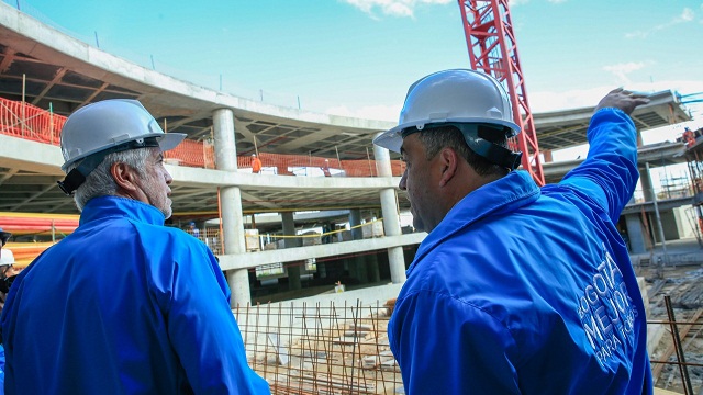 Supervisión de obras en Bosa - Foto: Comunicaciones Alcaldía Bogotá / Diego Bauman