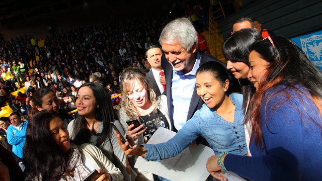 Incrementarán los honorarios de las maestras y equipo que atiende a la primera infancia - Foto: Alcaldía Mayor de Bogotá