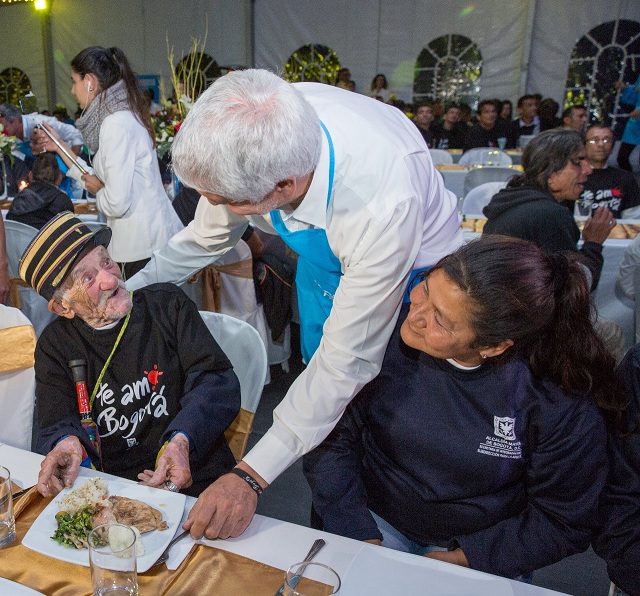 Habitantes y ex habitantes fueron sorprendidos con fiesta de Navidad - Foto: Alcaldía Mayor de Bogotá